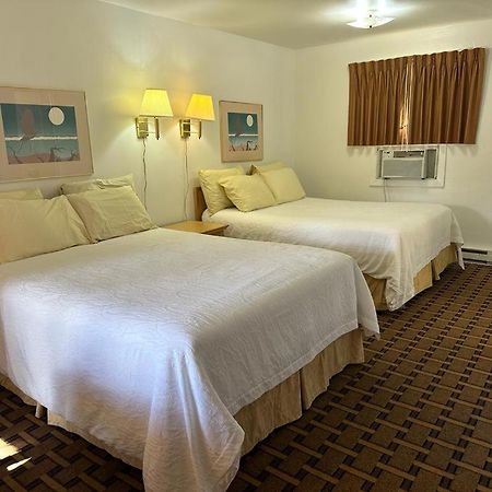 Ski'S Western Motel Great Falls Esterno foto