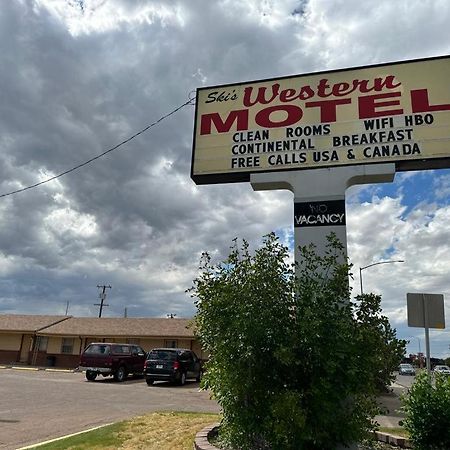 Ski'S Western Motel Great Falls Esterno foto