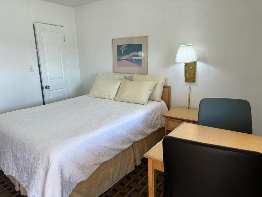 Ski'S Western Motel Great Falls Esterno foto
