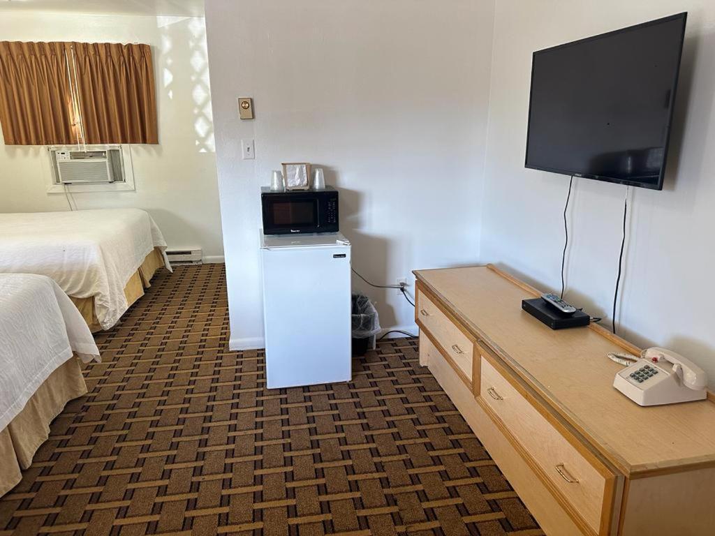 Ski'S Western Motel Great Falls Esterno foto