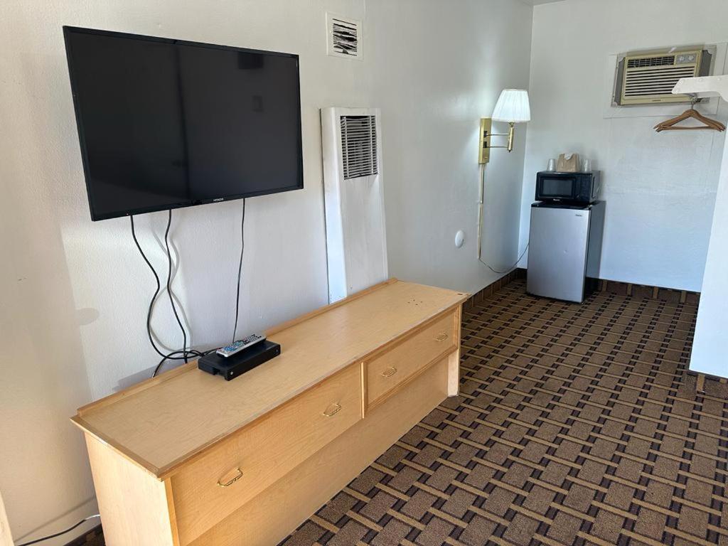 Ski'S Western Motel Great Falls Esterno foto