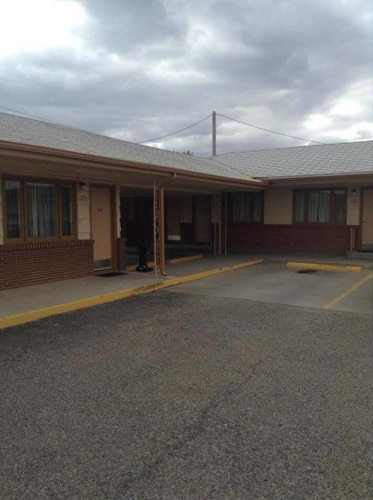 Ski'S Western Motel Great Falls Esterno foto